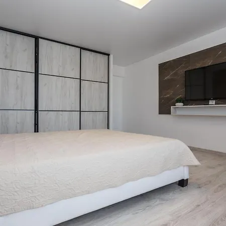 Parko Apartamentai Su Sauna Apartment *